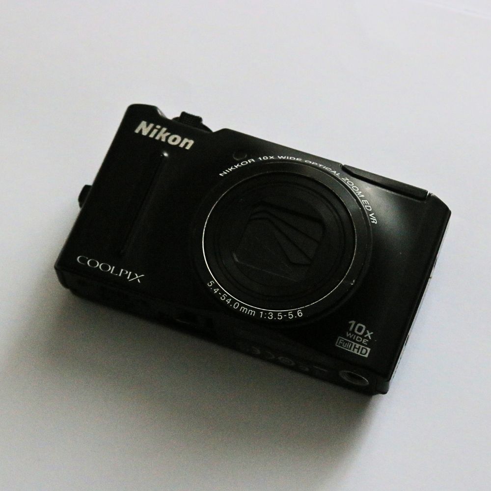 Nikon COOLPIX S8100