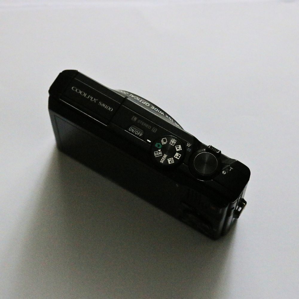 Nikon COOLPIX S8100