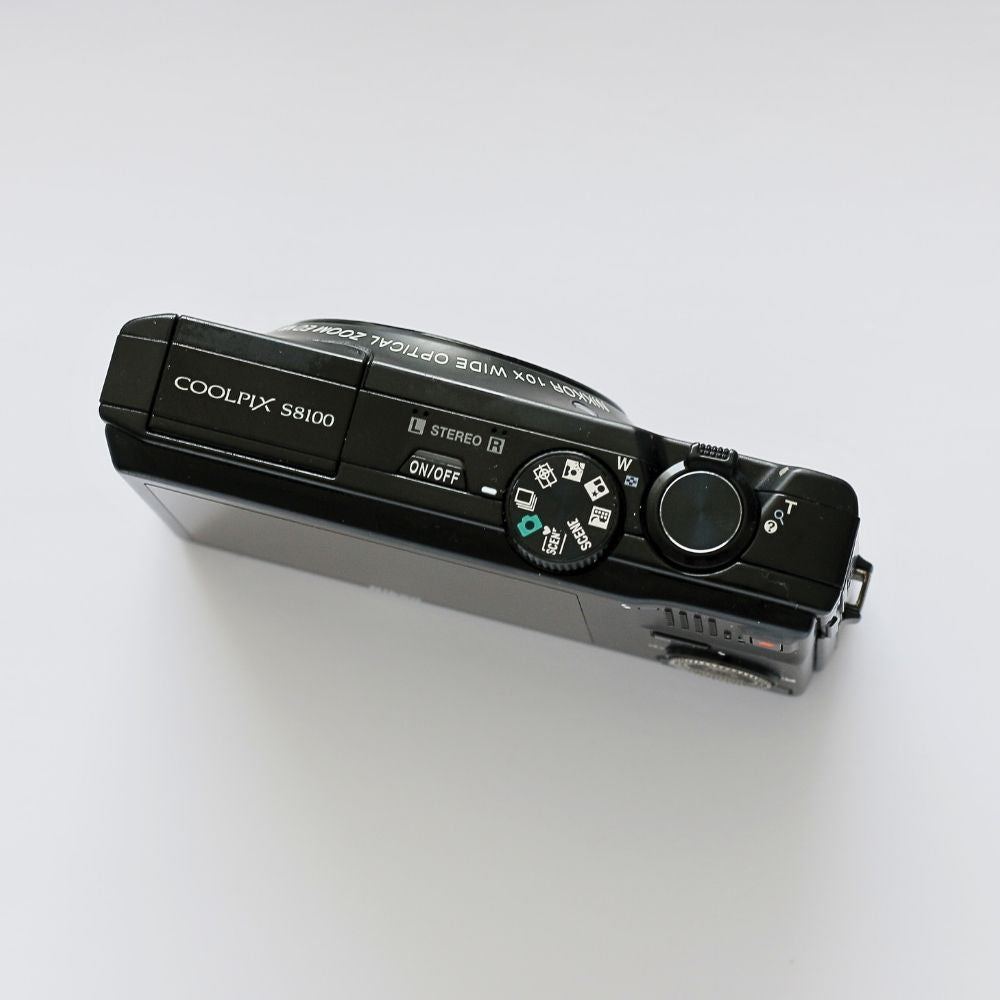 Nikon COOLPIX S8100