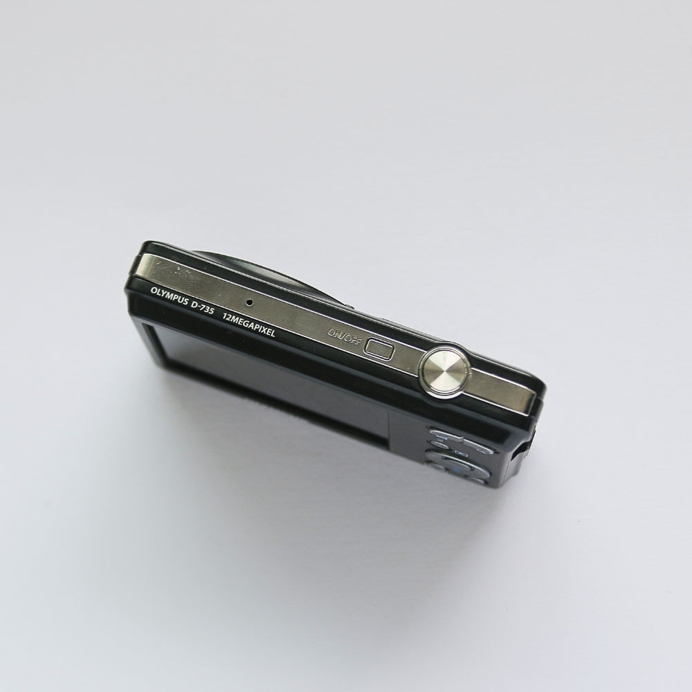 OLYMPUS D-735