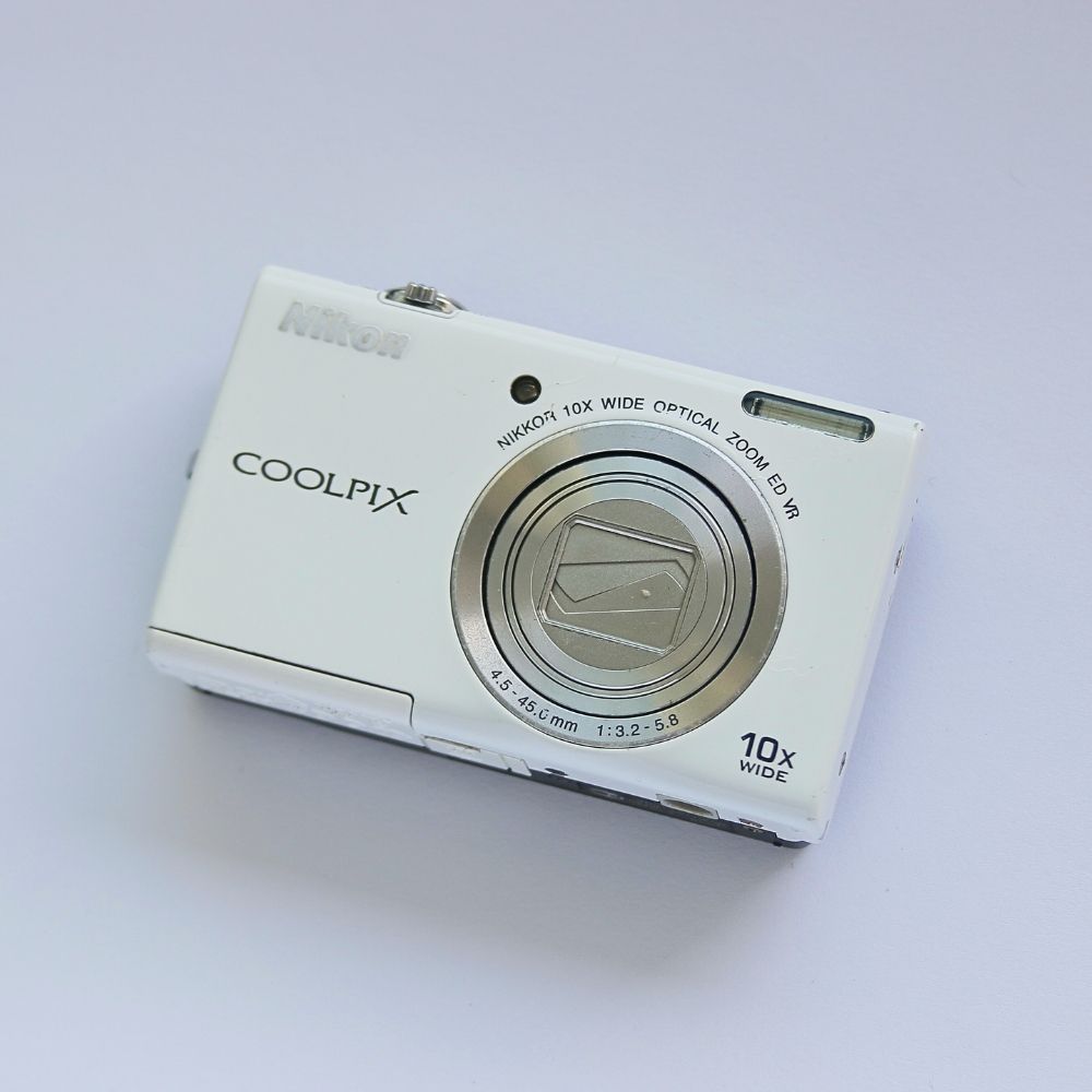 Nikon COOLPIX S6200