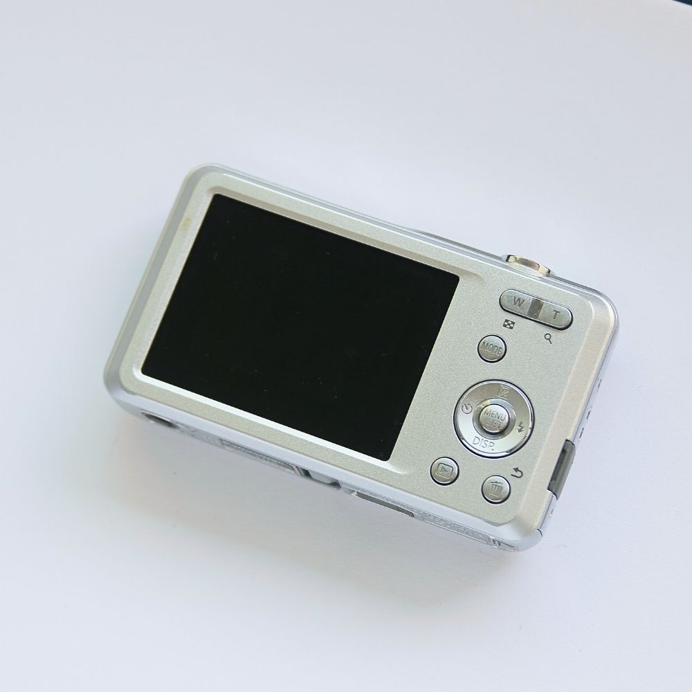 Panasonic LUMIX DMC-FH4