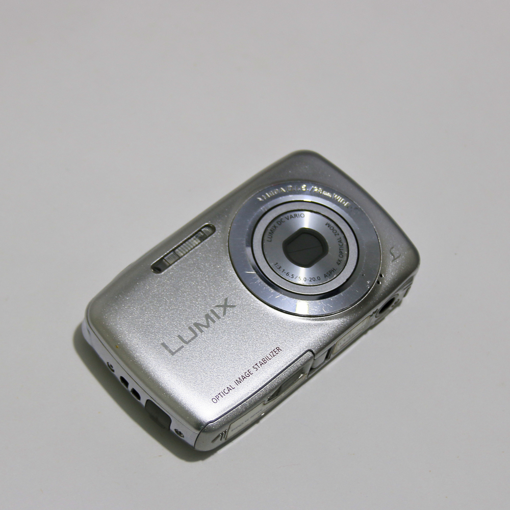 Panasonic LUMIX DMC-S1