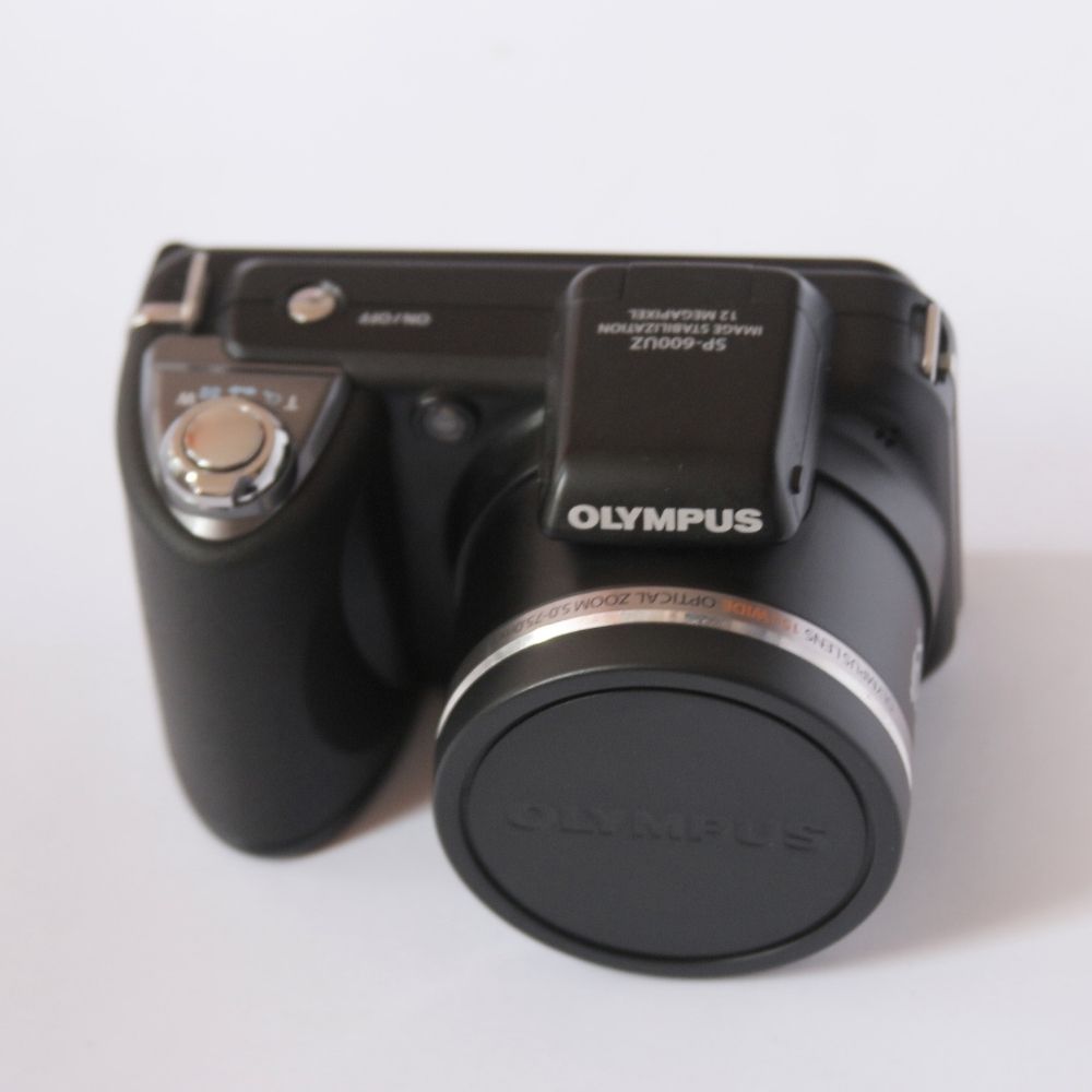 OLYMPUS SP-600UZ