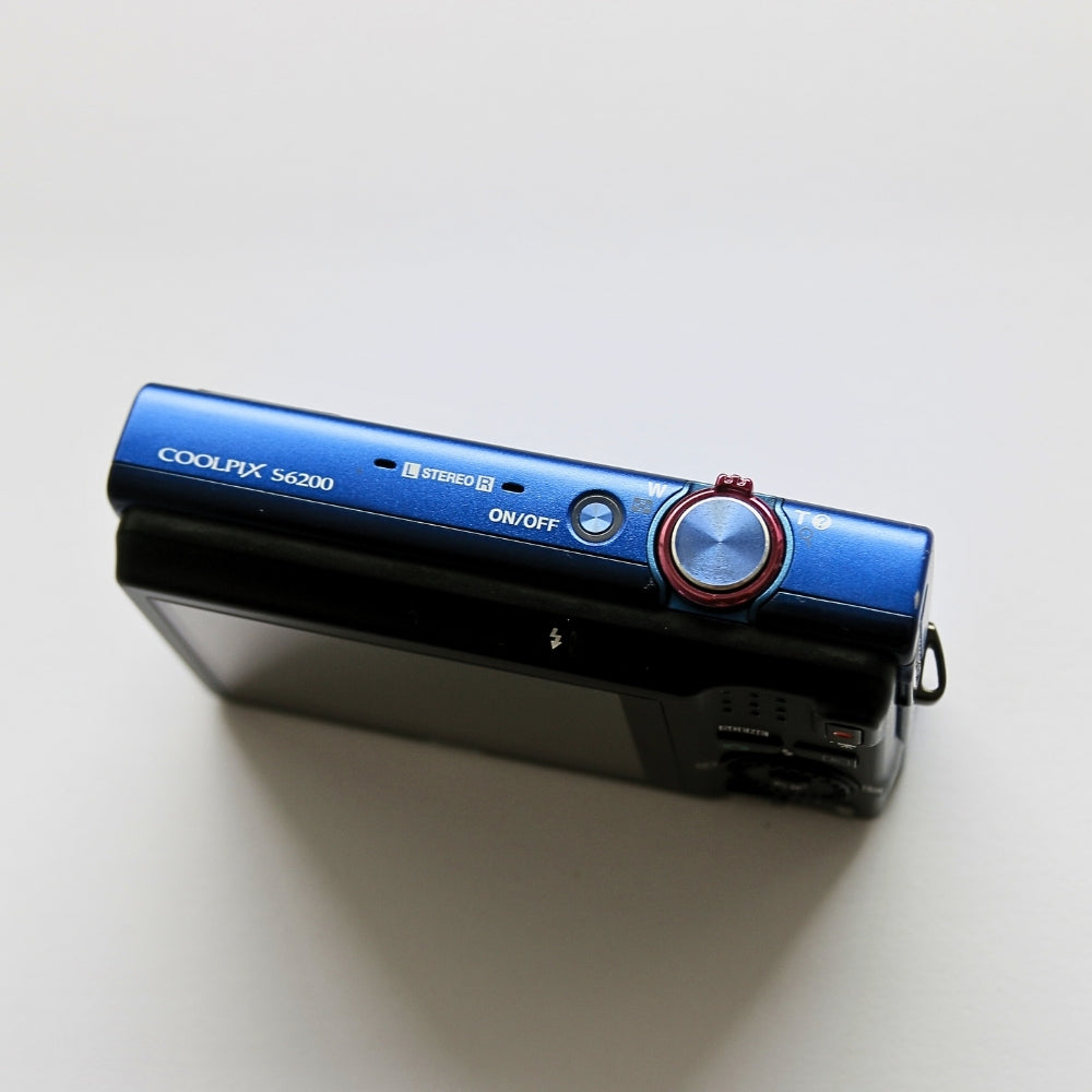Nikon COOLPIX S6200