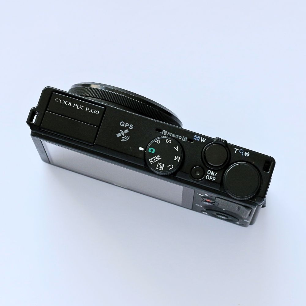 Nikon COOLPIX P330