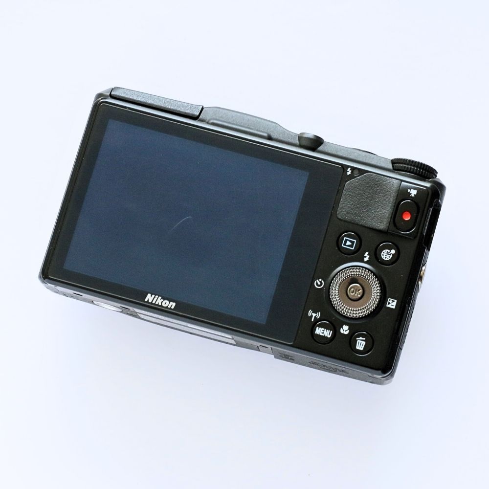 Nikon COOLPIX S9700 Full HD