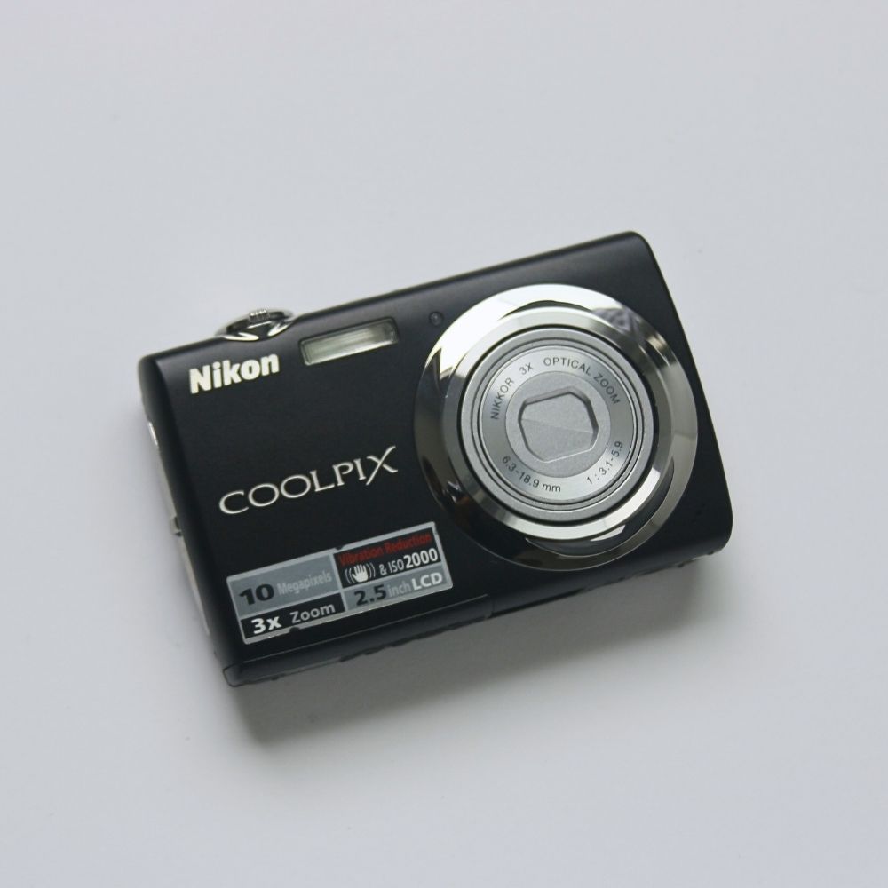 Nikon COOLPIX S220