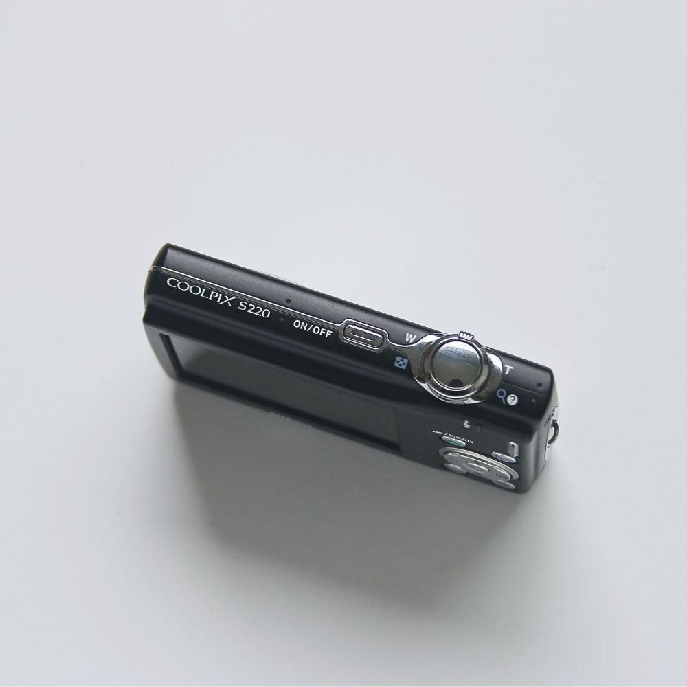 Nikon COOLPIX S220