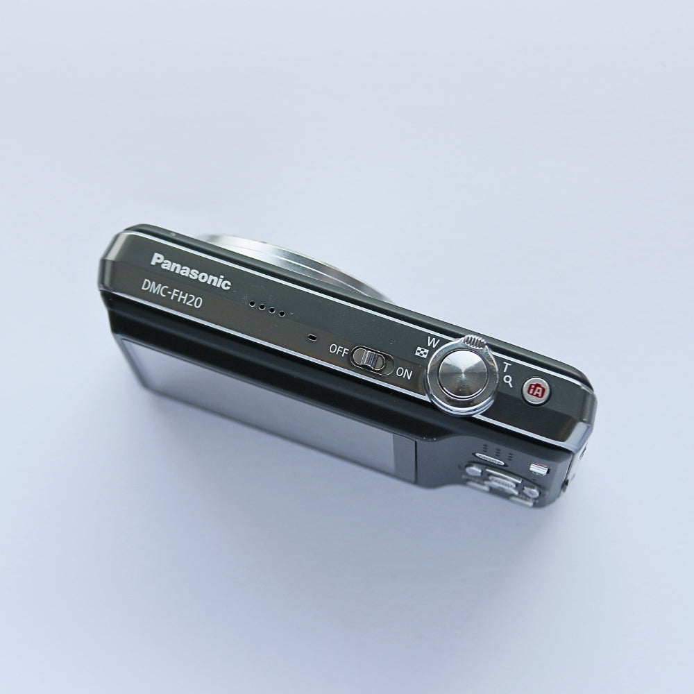 Panasonic LUMIX DMC-FH20