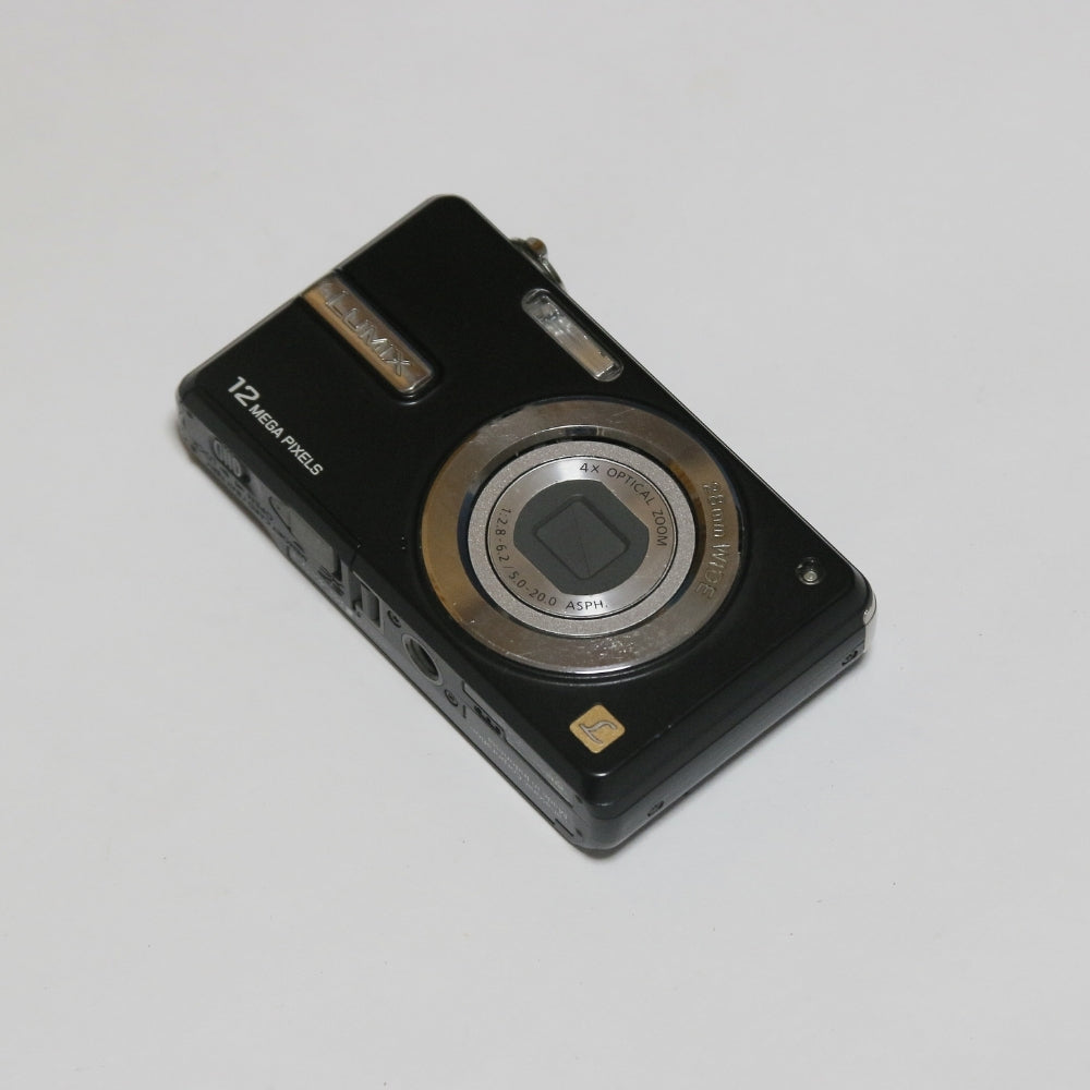 Panasonic LUMIX DMC-F3 - Main Image