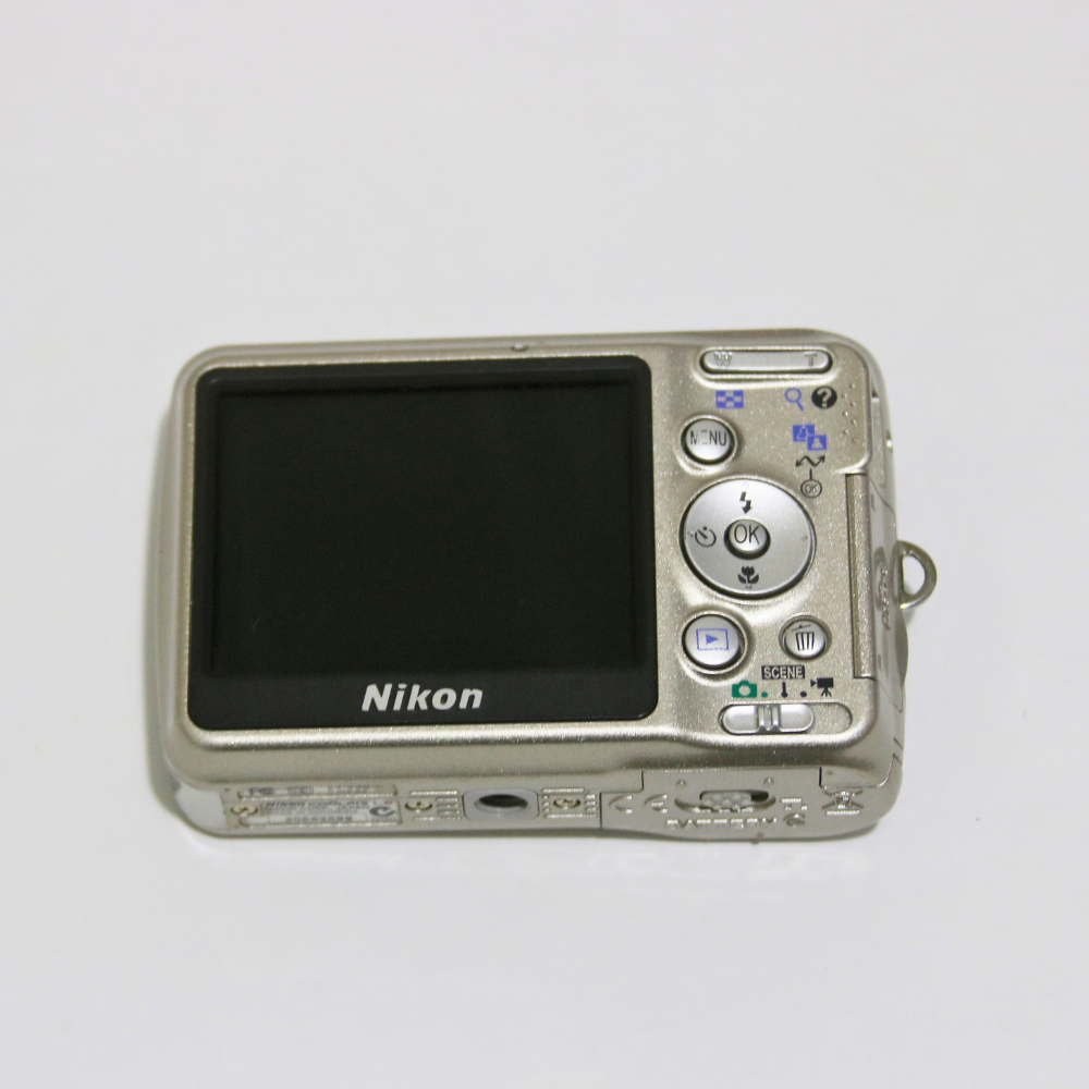 Nikon COOLPIX L6