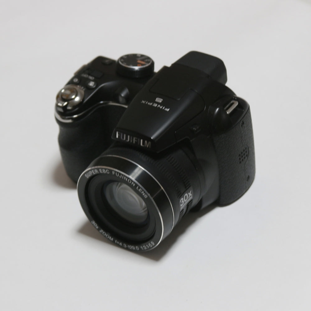 FUJIFILM FinePix S4900