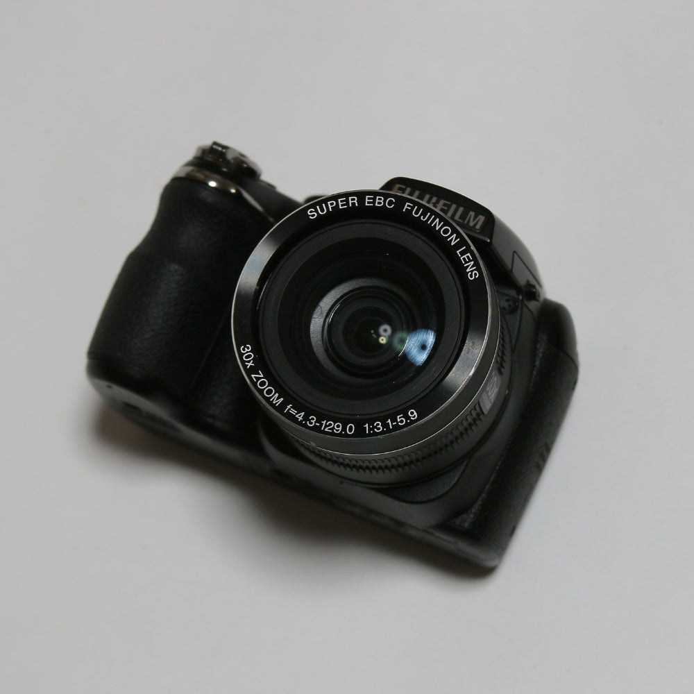 FUJIFILM FinePix S4900