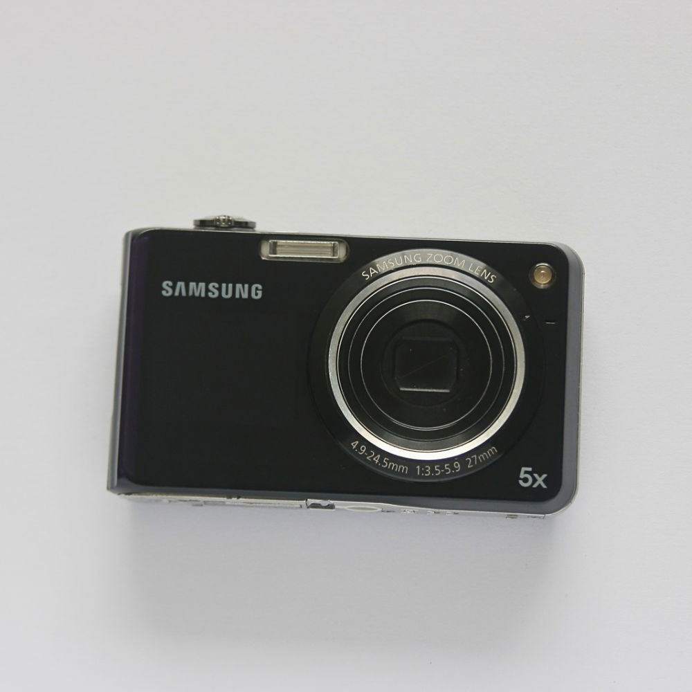 Samsung PL150 Selfie