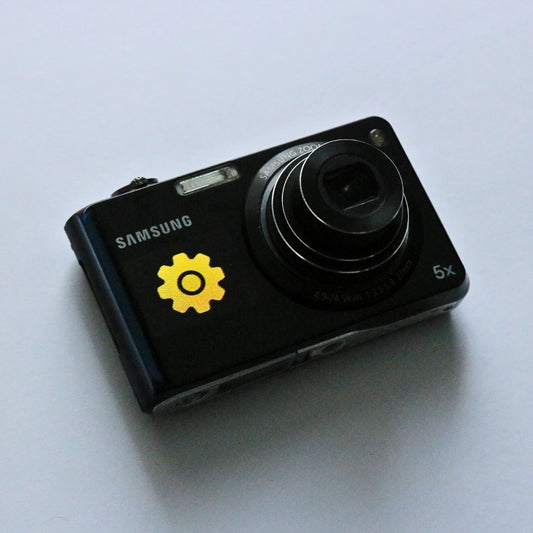 Samsung PL150 Selfie