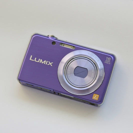 Panasonic LUMIX DMC-FH8