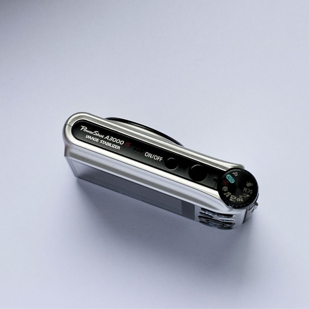 Canon PowerShot A3000 IS
