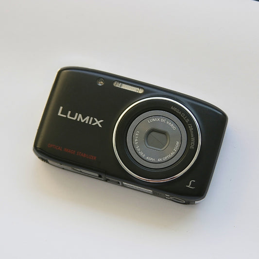 Panasonic LUMIX DMC-S2