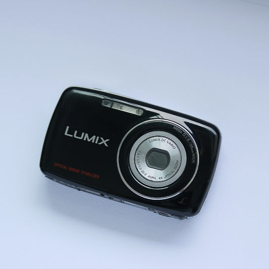 Panasonic LUMIX DMC-S1