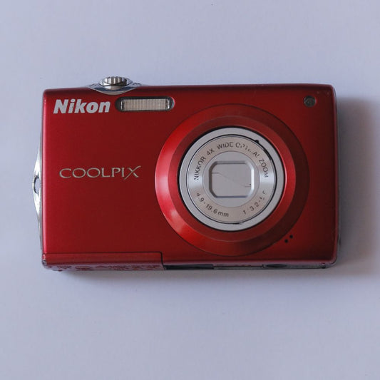 Nikon COOLPIX S205