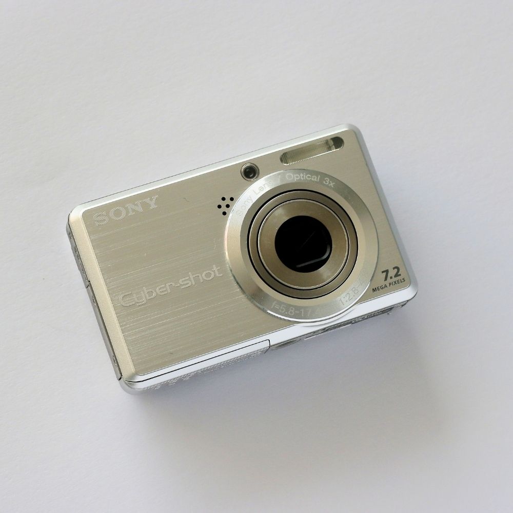 Sony Cyber-shot DSC-S750