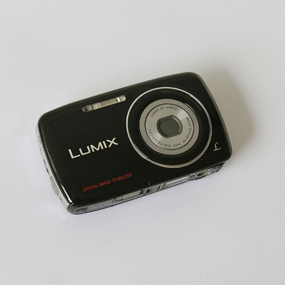 Panasonic LUMIX DMC-S1