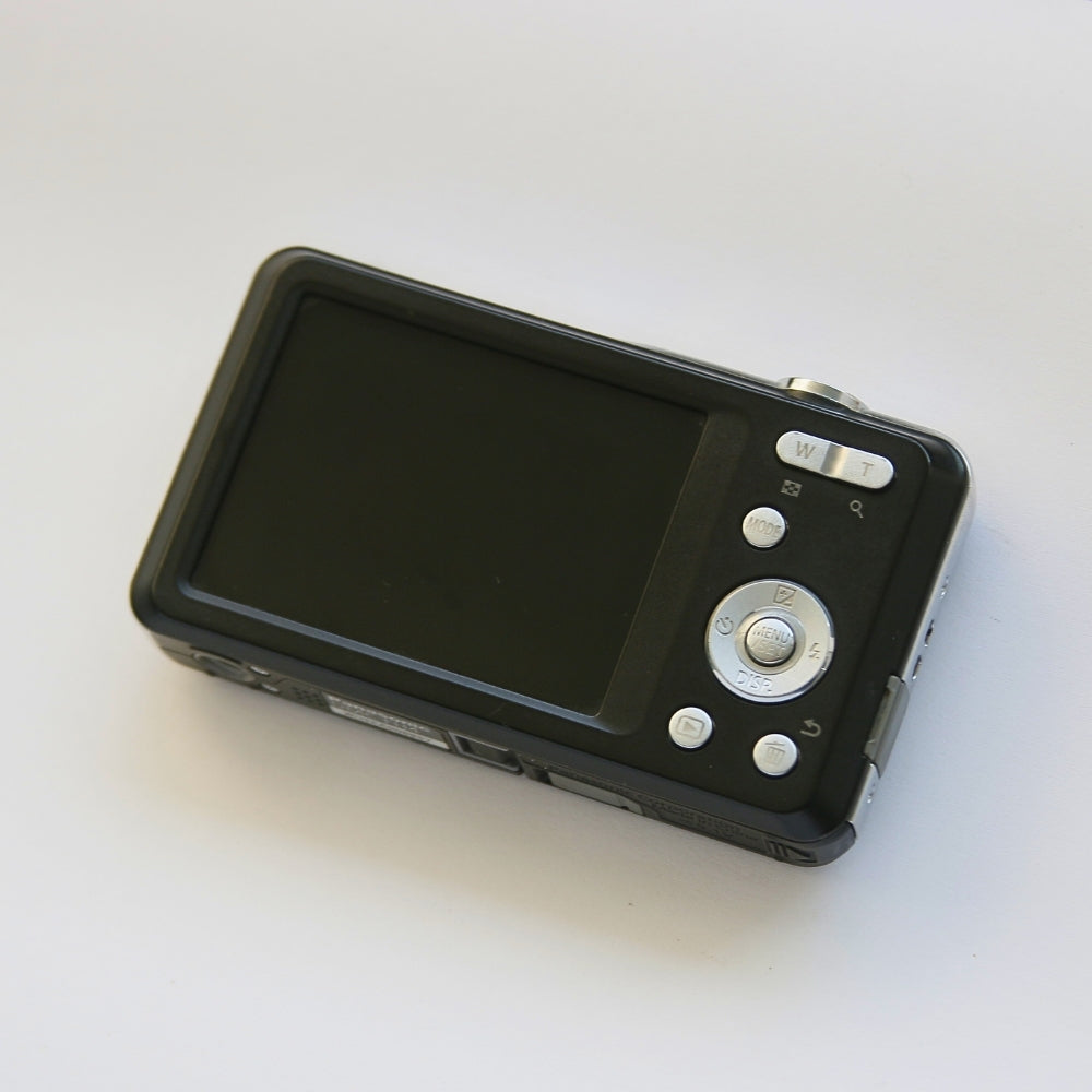 Panasonic LUMIX DMC-FH4