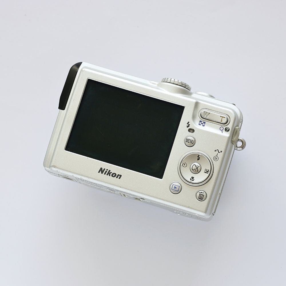 Nikon COOLPIX P2
