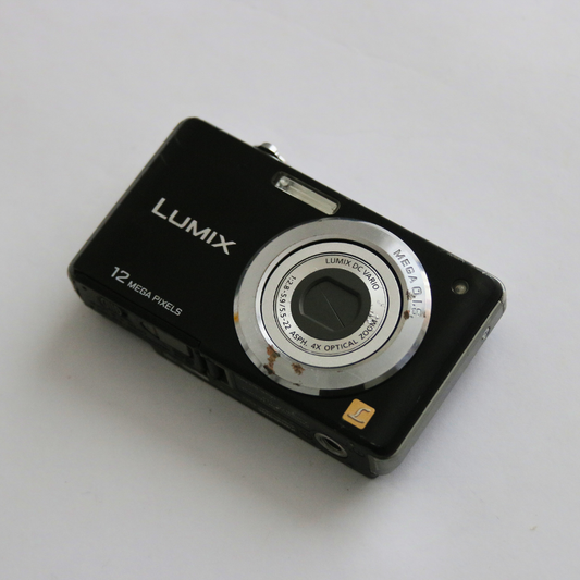 Panasonic LUMIX DMC-FS12