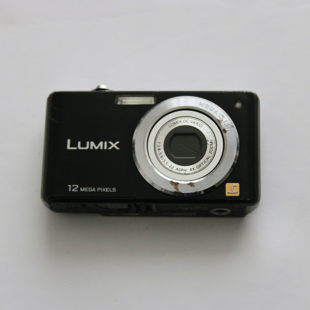 Panasonic LUMIX DMC-FS12
