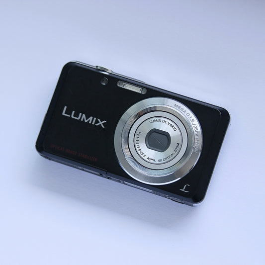 Panasonic LUMIX DMC-FH4