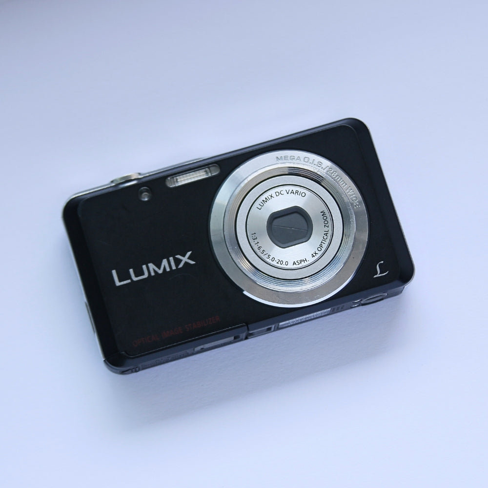 Panasonic LUMIX DMC-FH4