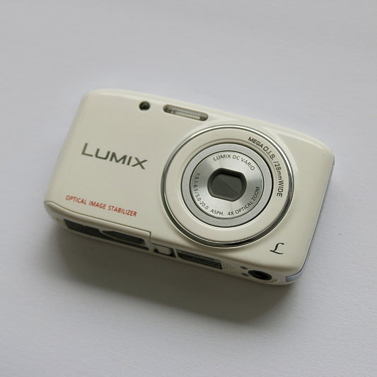 Panasonic LUMIX DMC-S2
