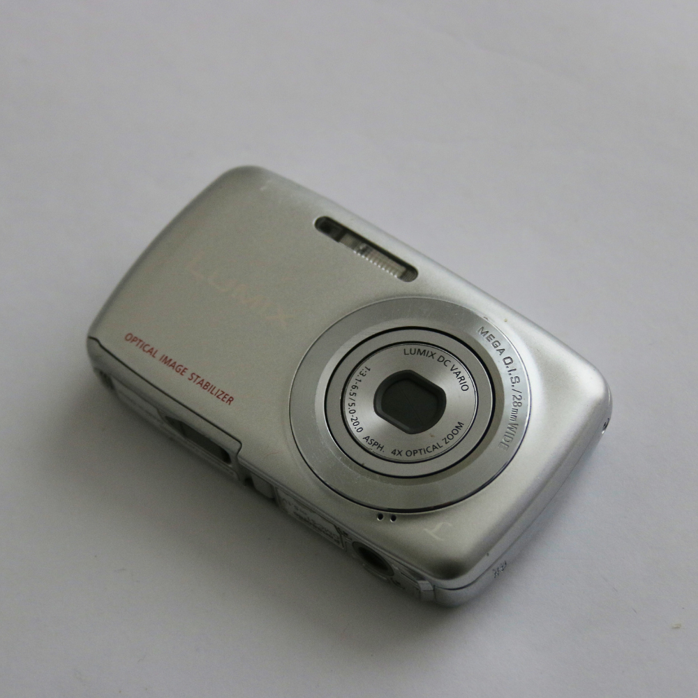 Panasonic LUMIX DMC-S1