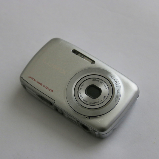 Panasonic LUMIX DMC-S1