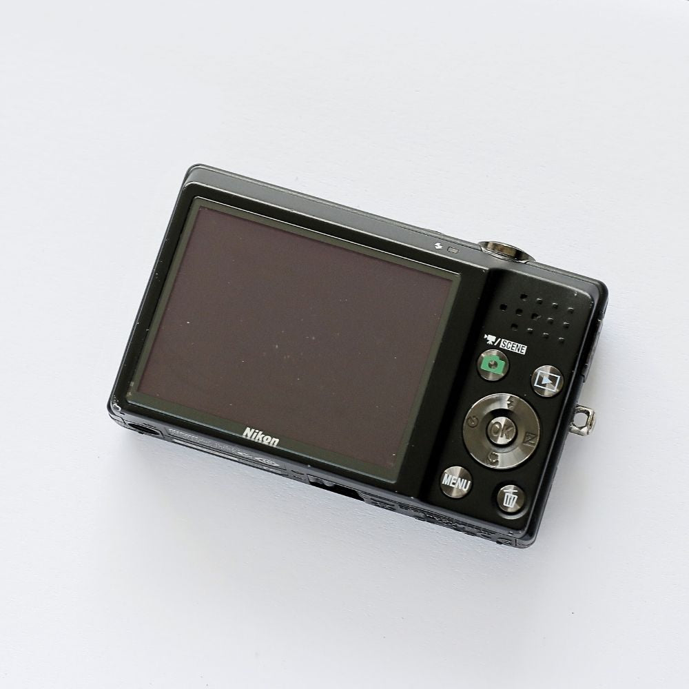 Nikon COOLPIX S570
