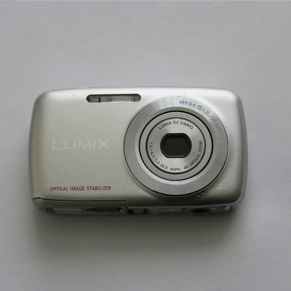 Panasonic LUMIX DMC-S1