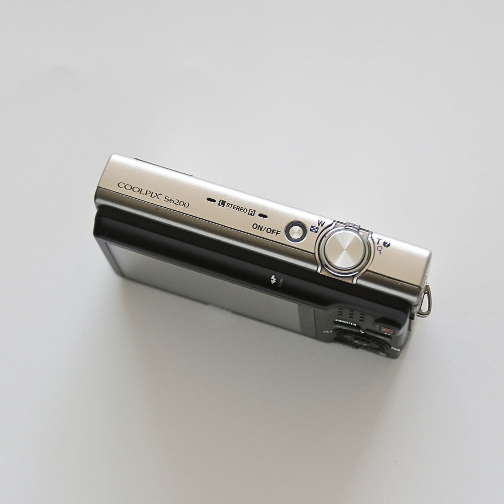 Nikon COOLPIX S6200
