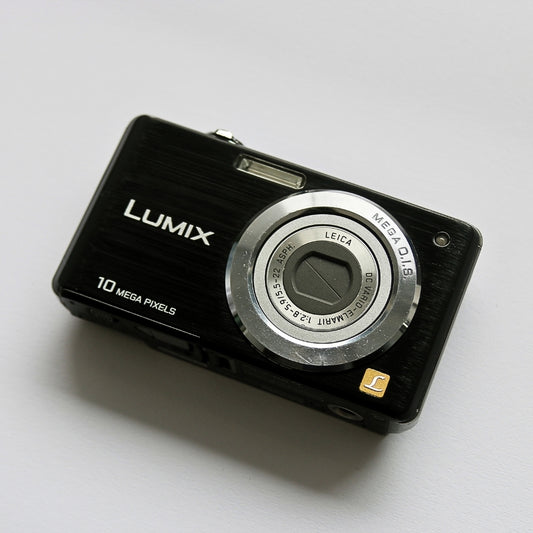 Panasonic LUMIX DMC-FS7