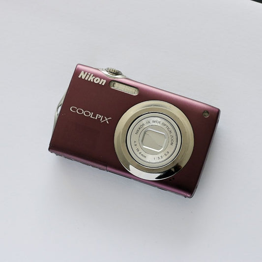 Nikon Coolpix S3000