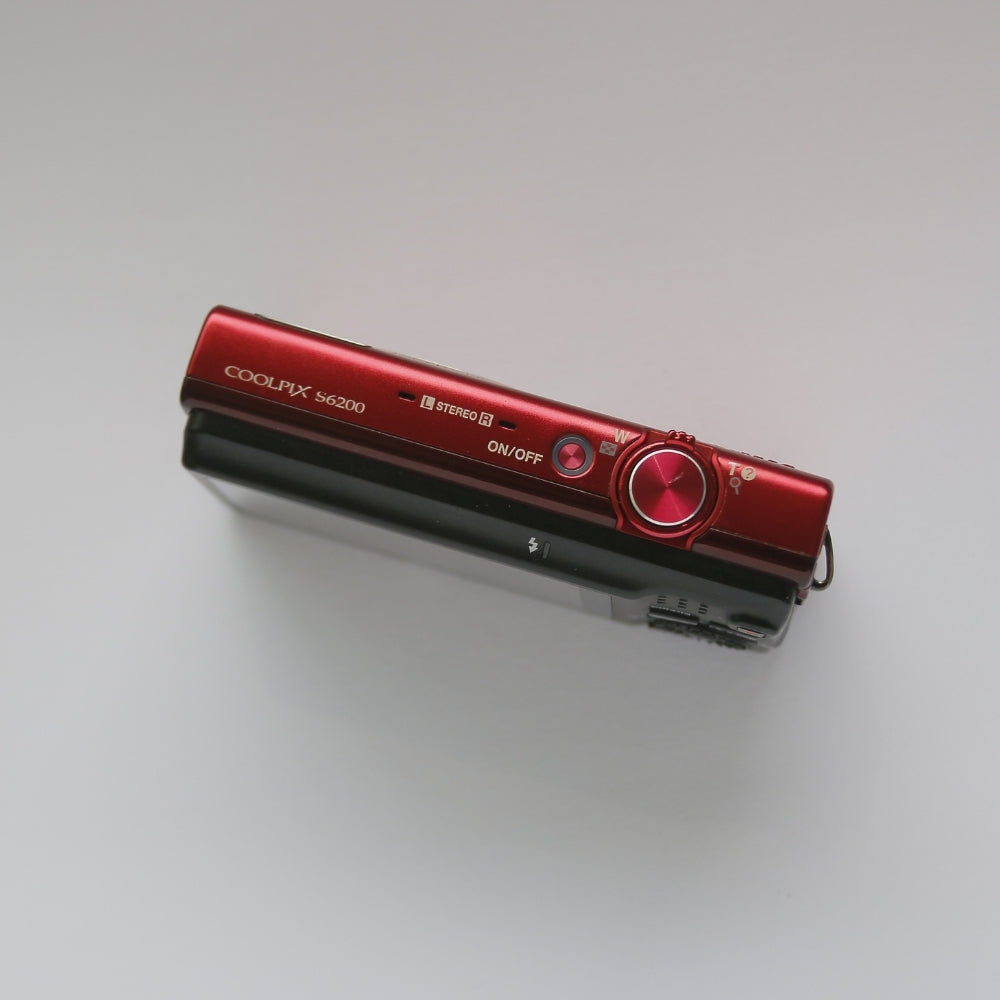 Nikon COOLPIX S6200