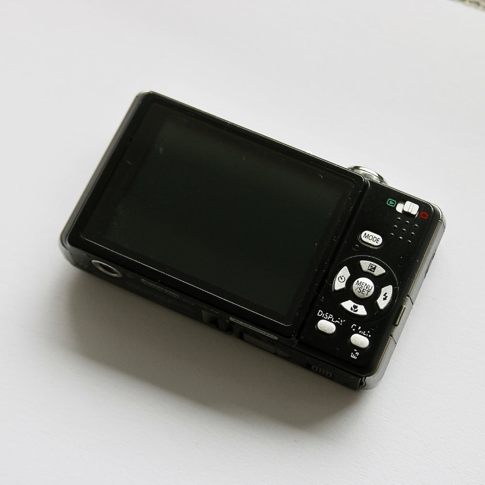 Panasonic LUMIX DMC-FS7