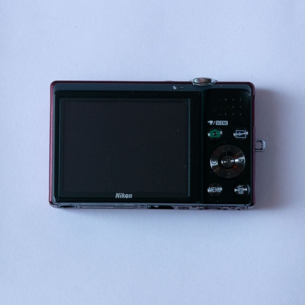 Nikon COOLPIX S570