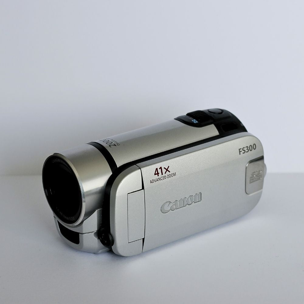 Canon FS300