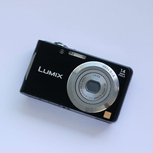 Panasonic LUMIX DMC-FH2