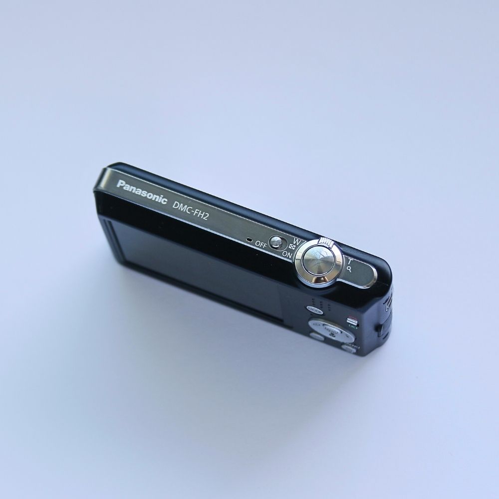 Panasonic LUMIX DMC-FH2