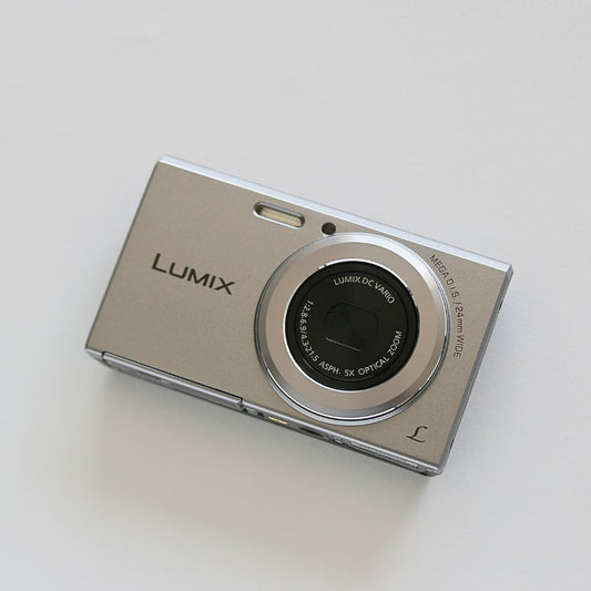 Panasonic LUMIX DMC-FH12