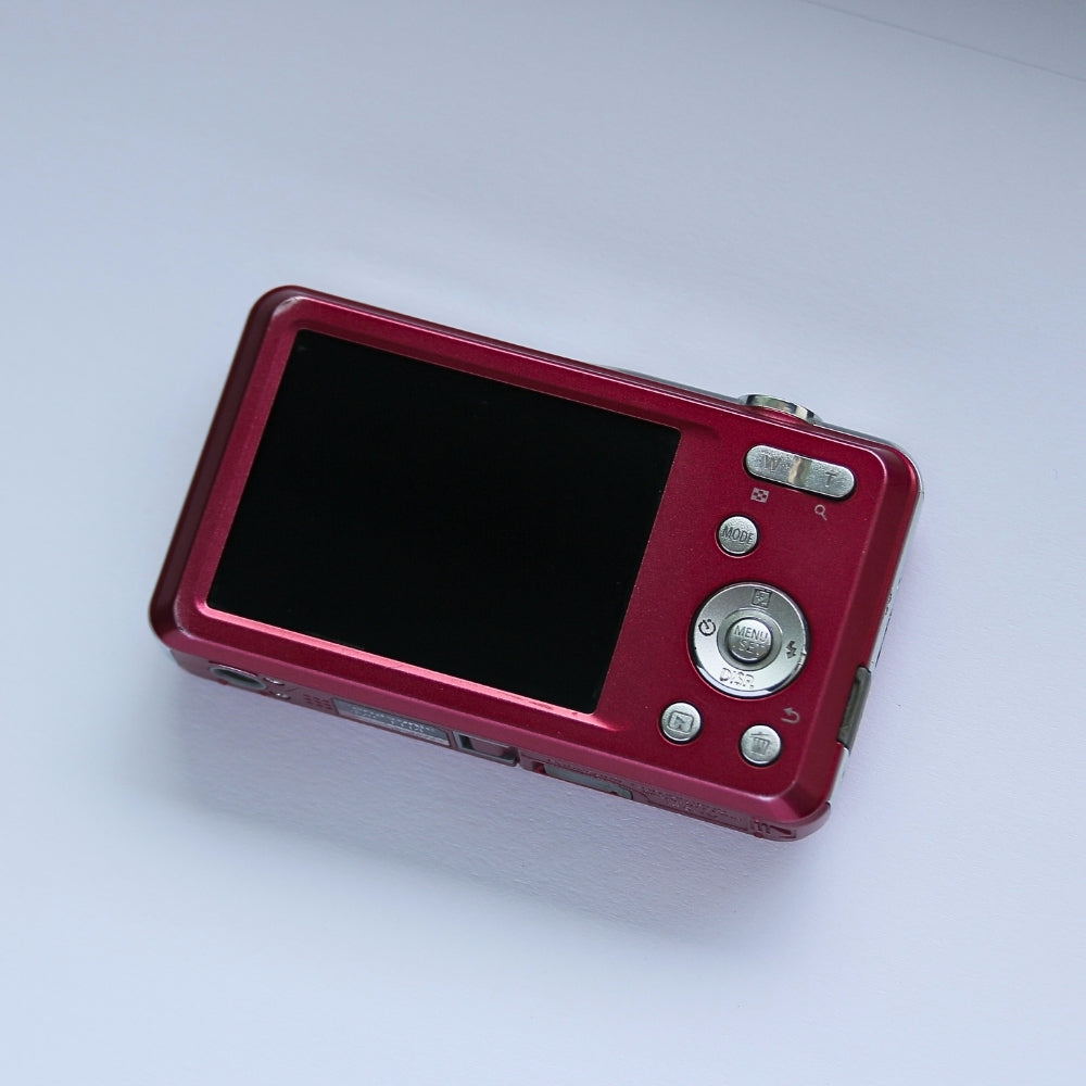 Panasonic LUMIX DMC-FH4
