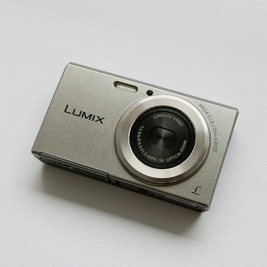 Panasonic LUMIX DMC-FH12